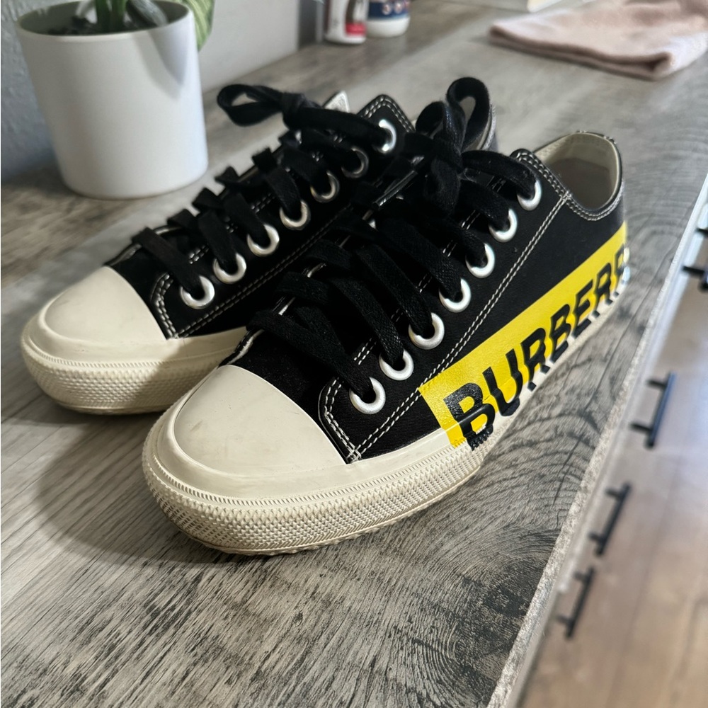 Burberry sneakers